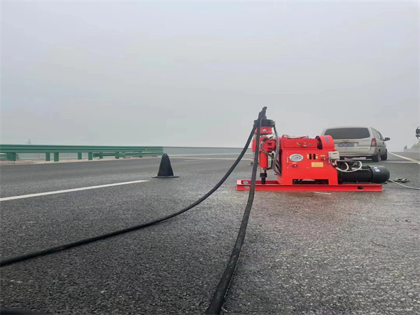 八所镇马路路基路面开裂下沉注浆加固灌浆